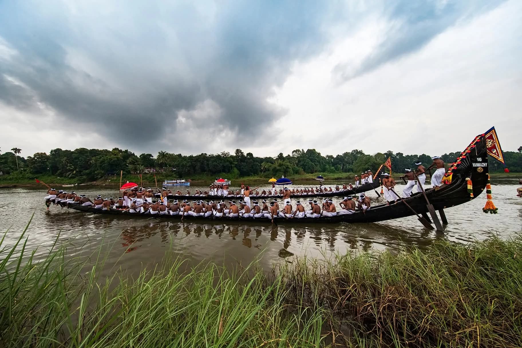 Aranmula Uthrattathi Vallamkali