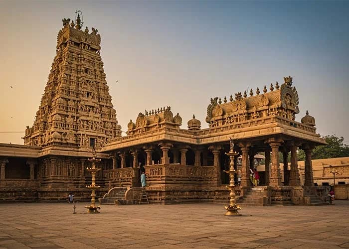 Madurai Meenakshi Temple and Old City